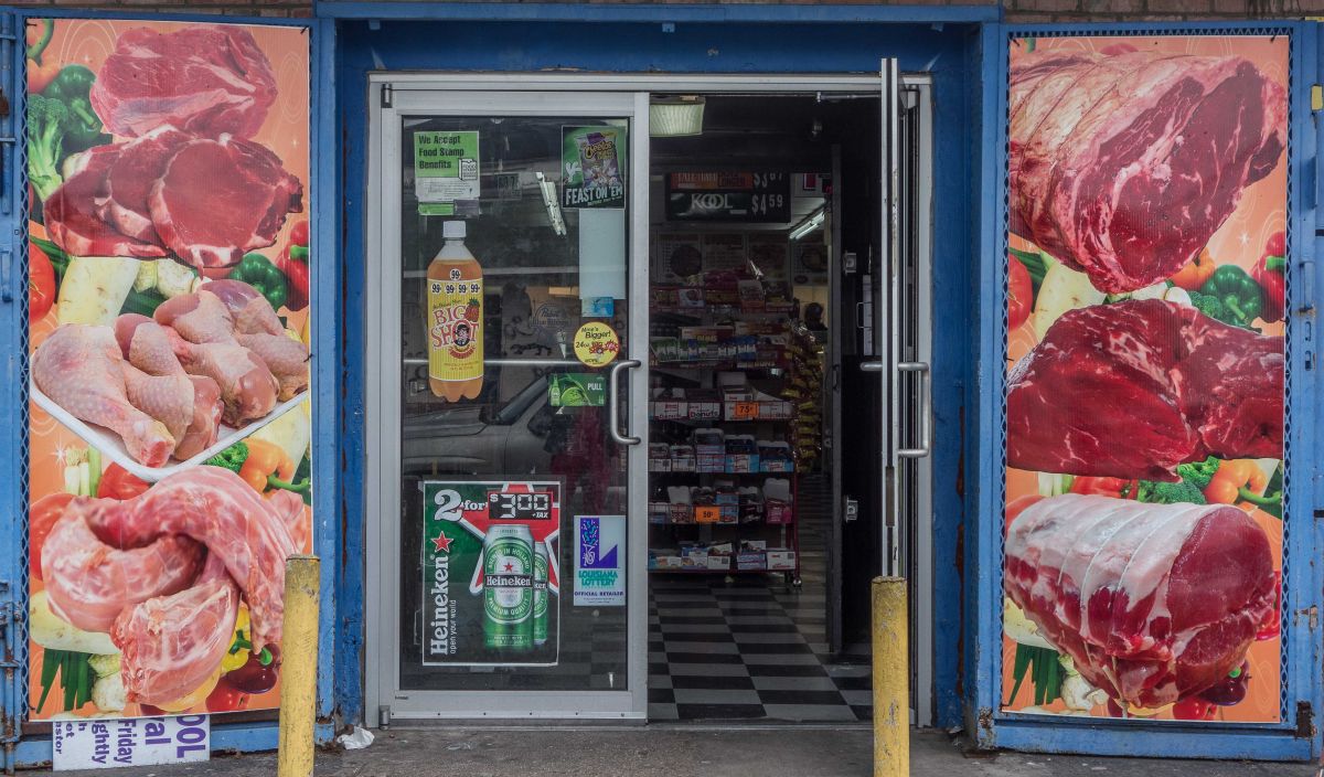 A welcoming entrance to a NOLA grocery store.