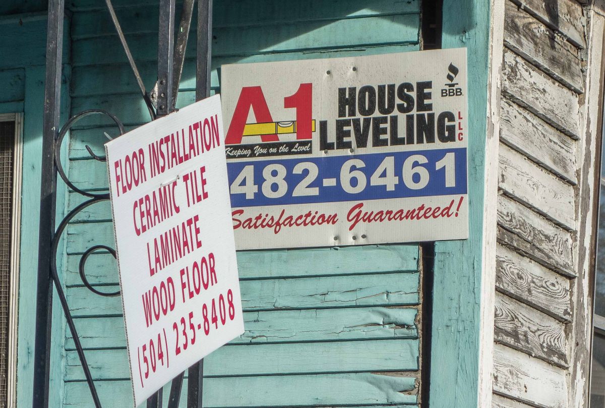 House Leveling sign.