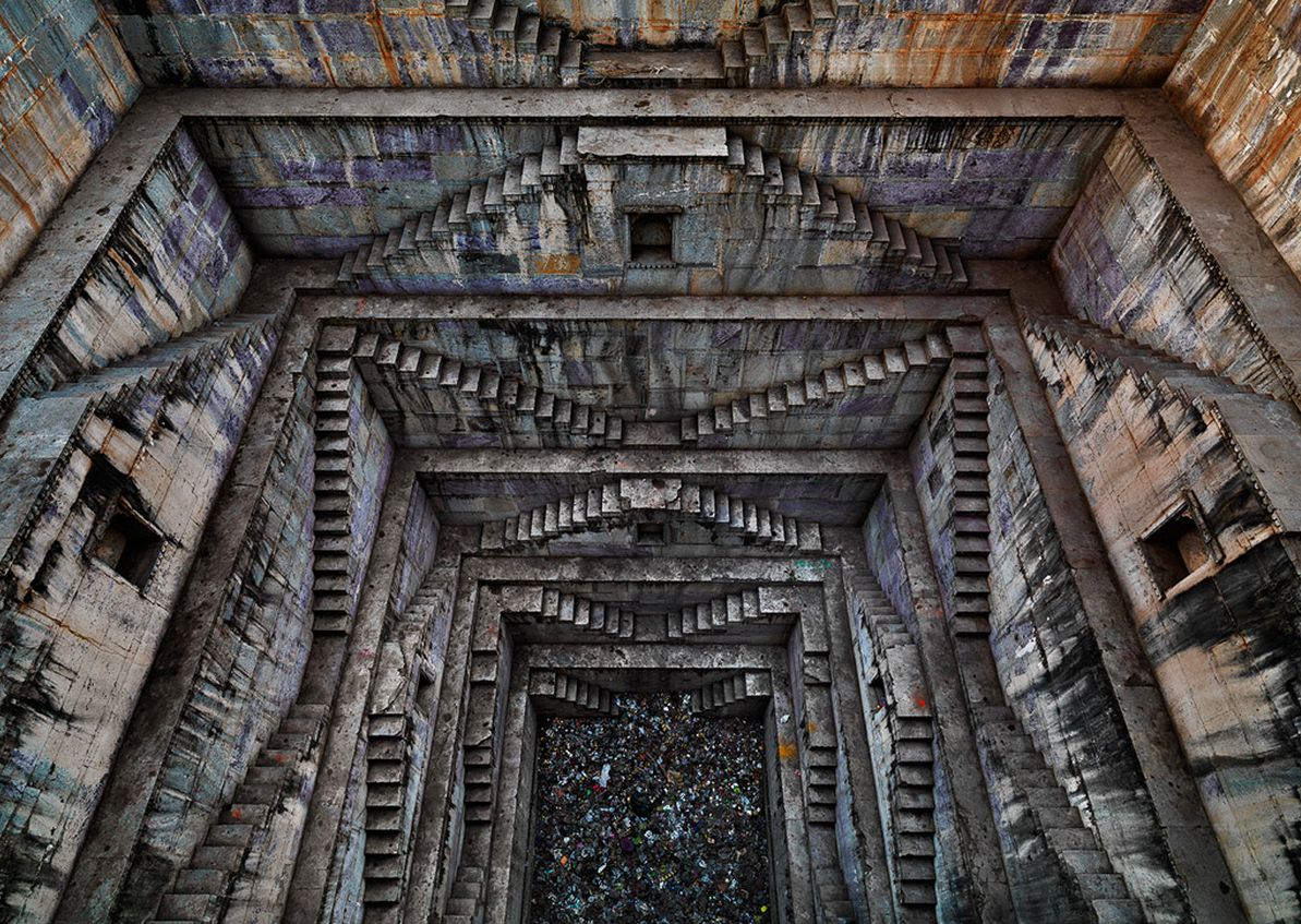 Edward Burtynsky, Stepwell #4.