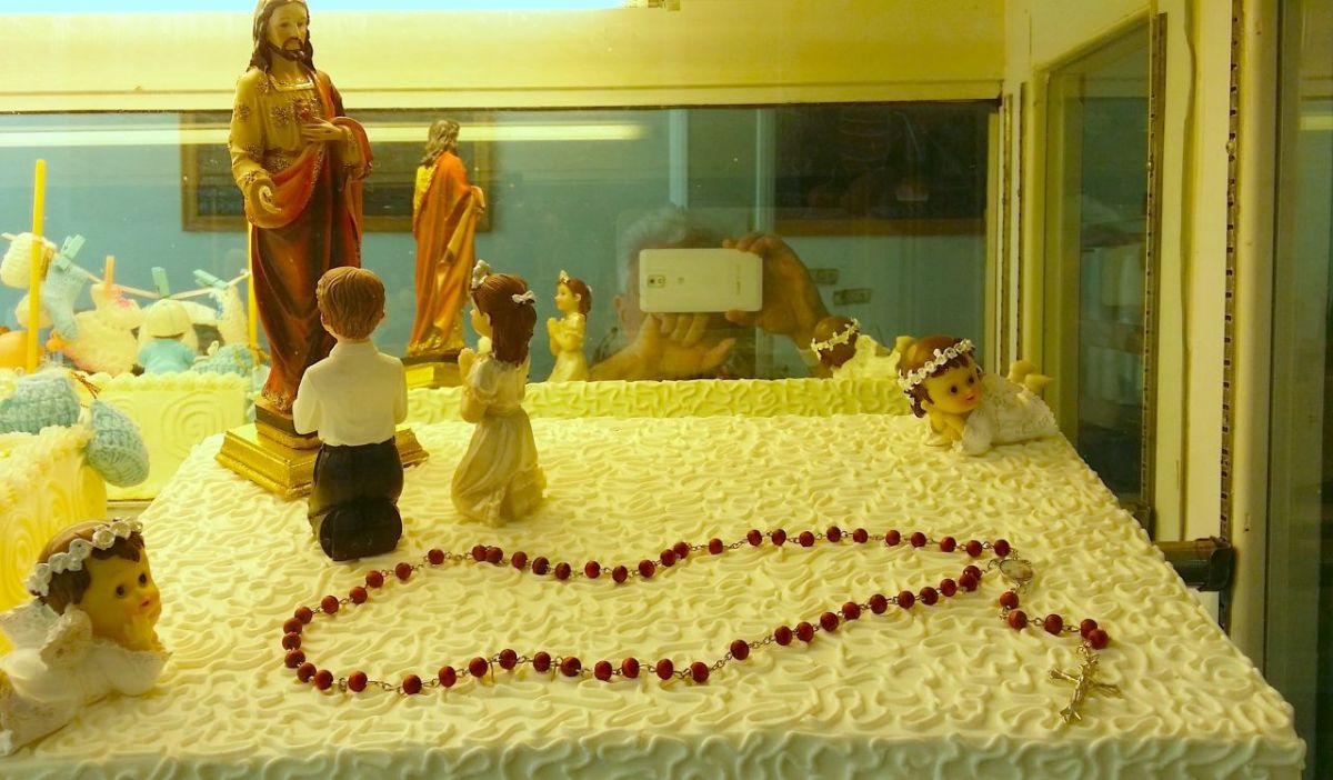 Jesus and children cake. Yum!