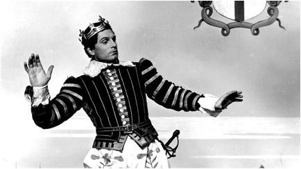 Larry Olivier in full thespian mode.